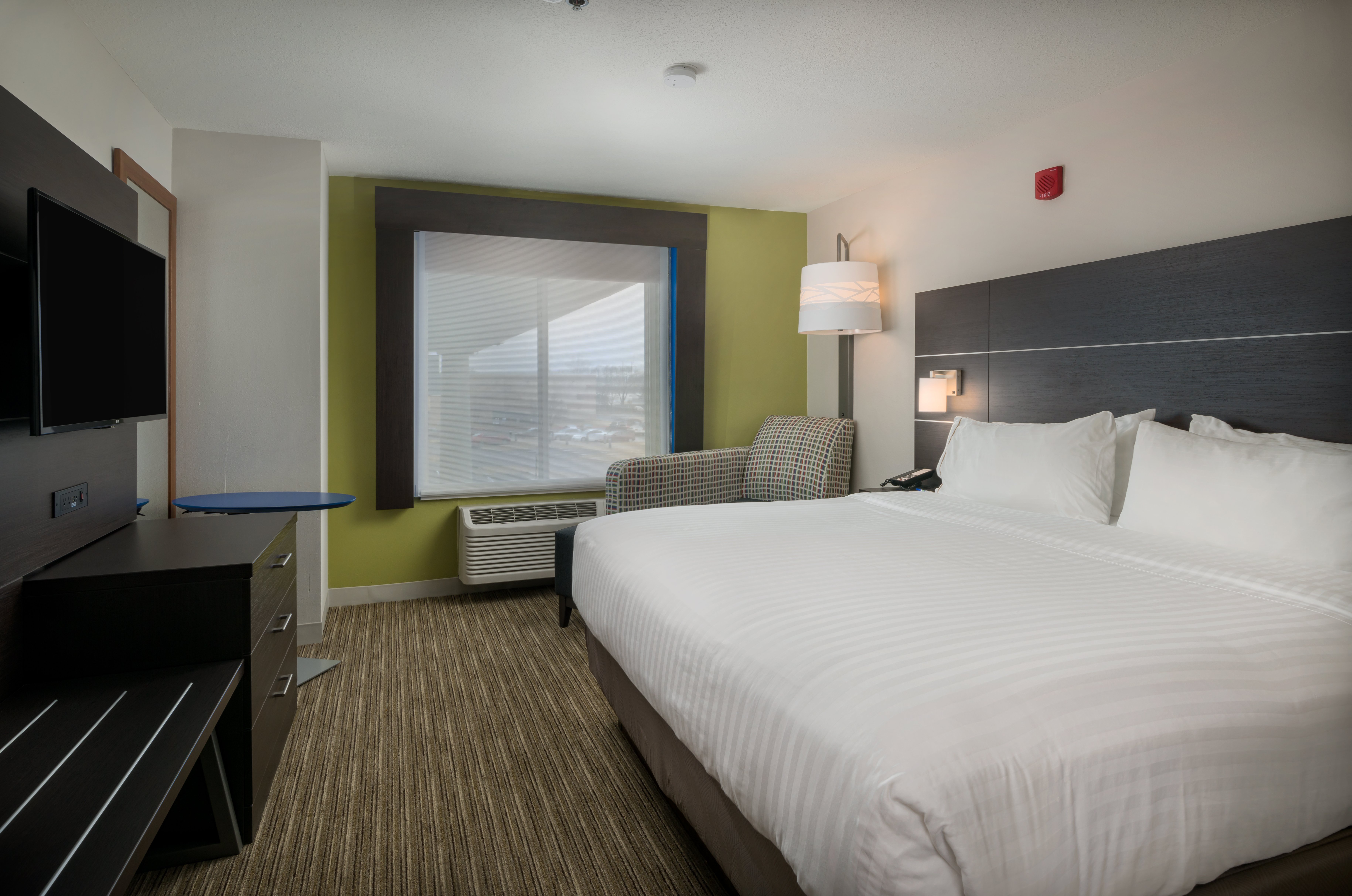 Holiday Inn Express & Suites Lawrence By IHG-官方