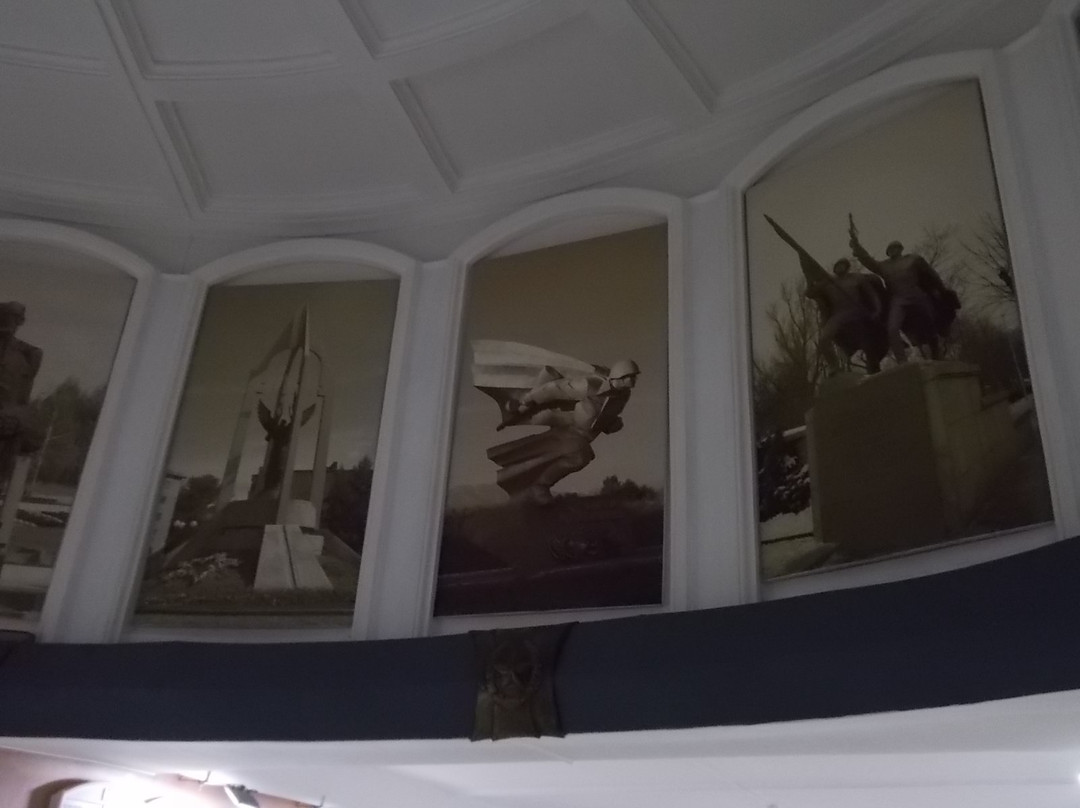 Victory Memorial Historical Museum景点图片