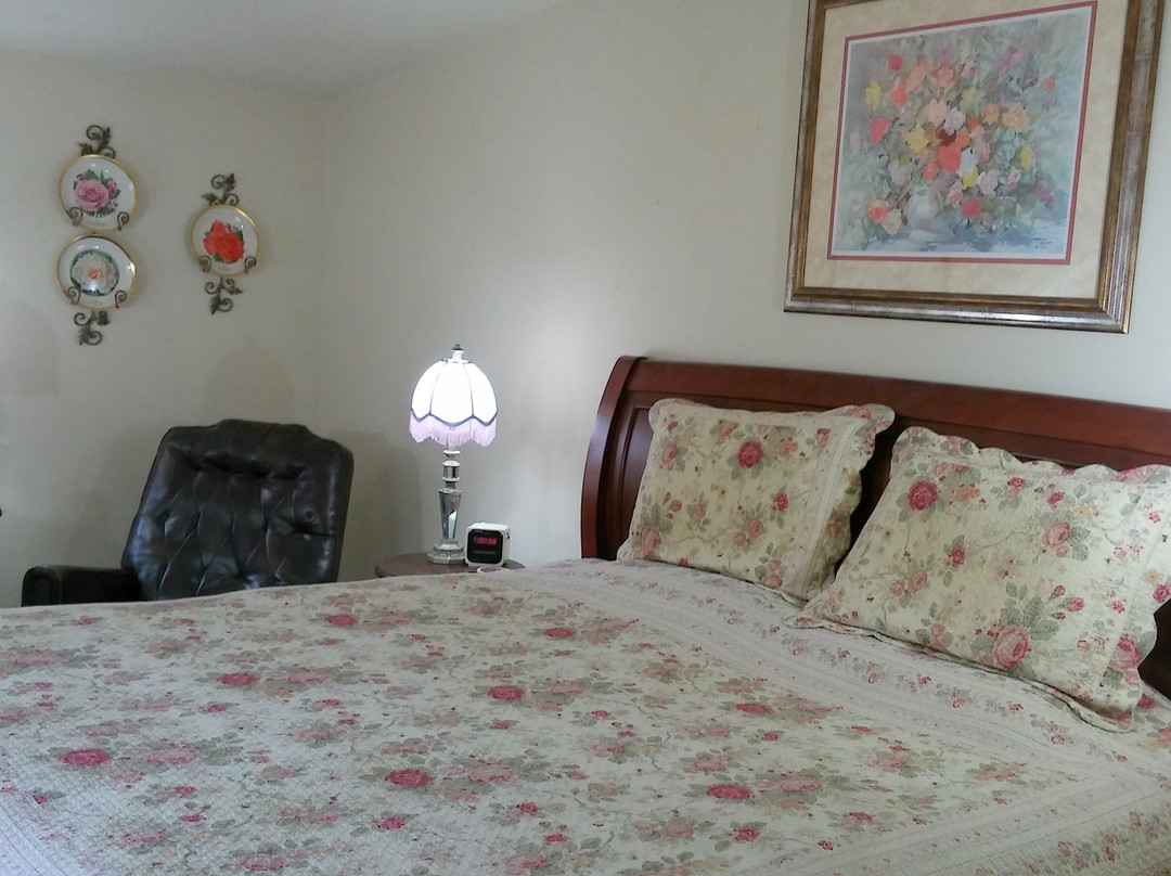 1732 Folke Stone Bed and Breakfast主图