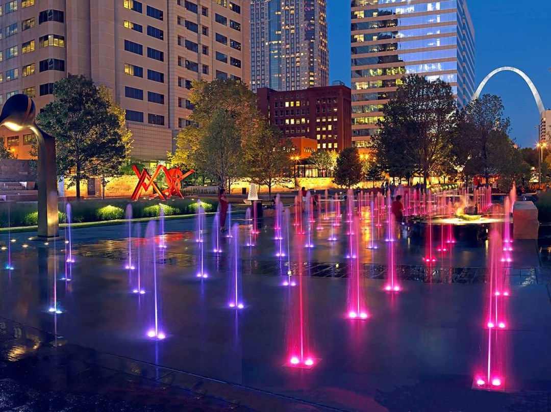 圣路易斯机场希尔顿花园酒店主图