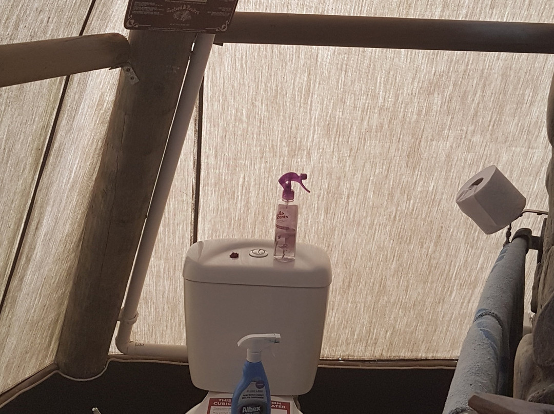 Farr Out Guesthouse主图