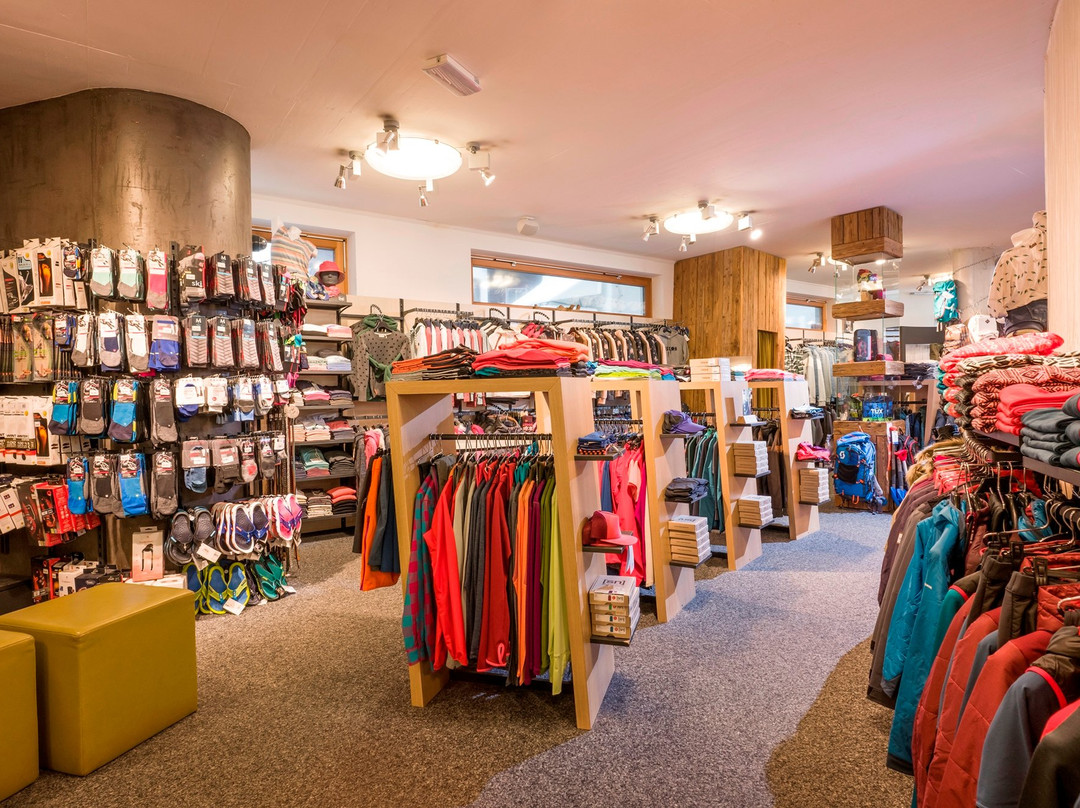 Insider Sportshop-图克斯必去景点