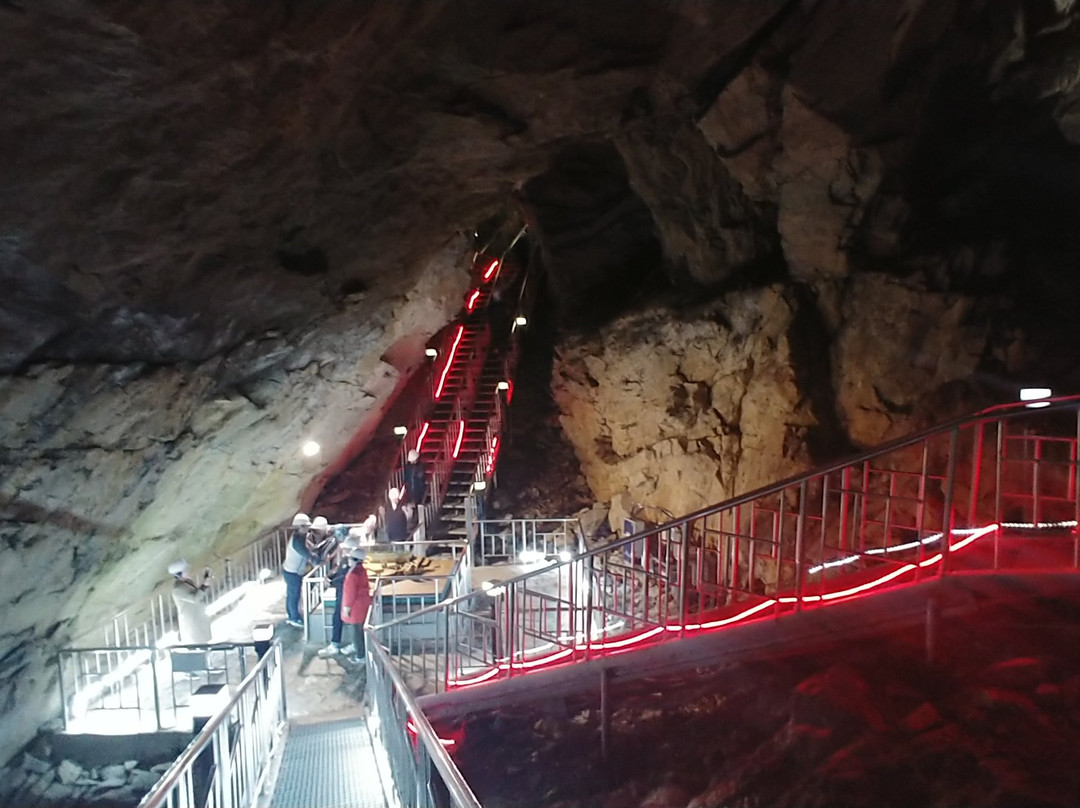 Yongyeon Cave-太白市必去景点