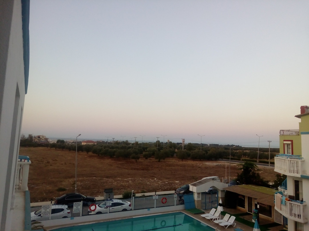 Sunset Village Apartments主图