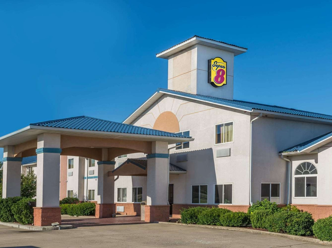 马丁斯维尔温德姆速8酒店主图