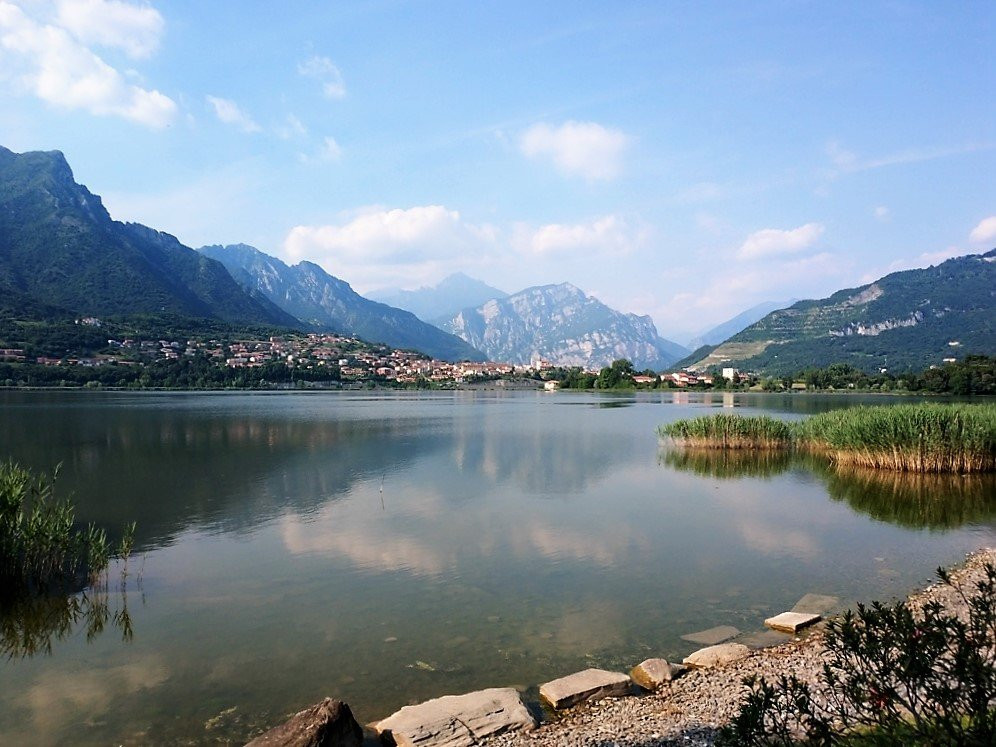 Lago di Annone景点图片