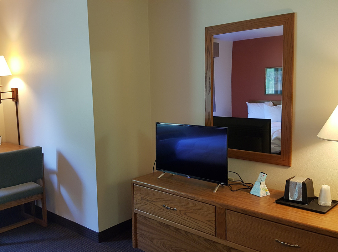 Motel 6 Norway, MI主图