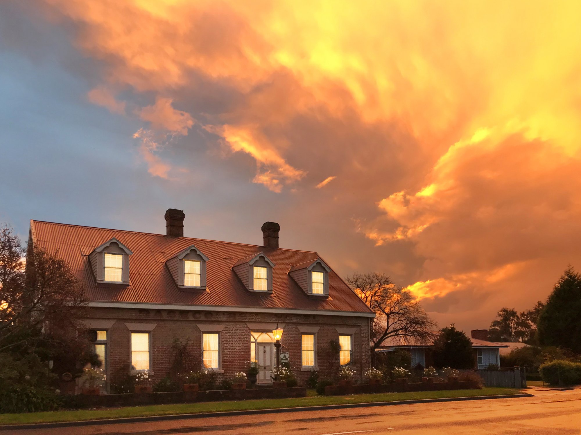 The Racecourse Inn-官方