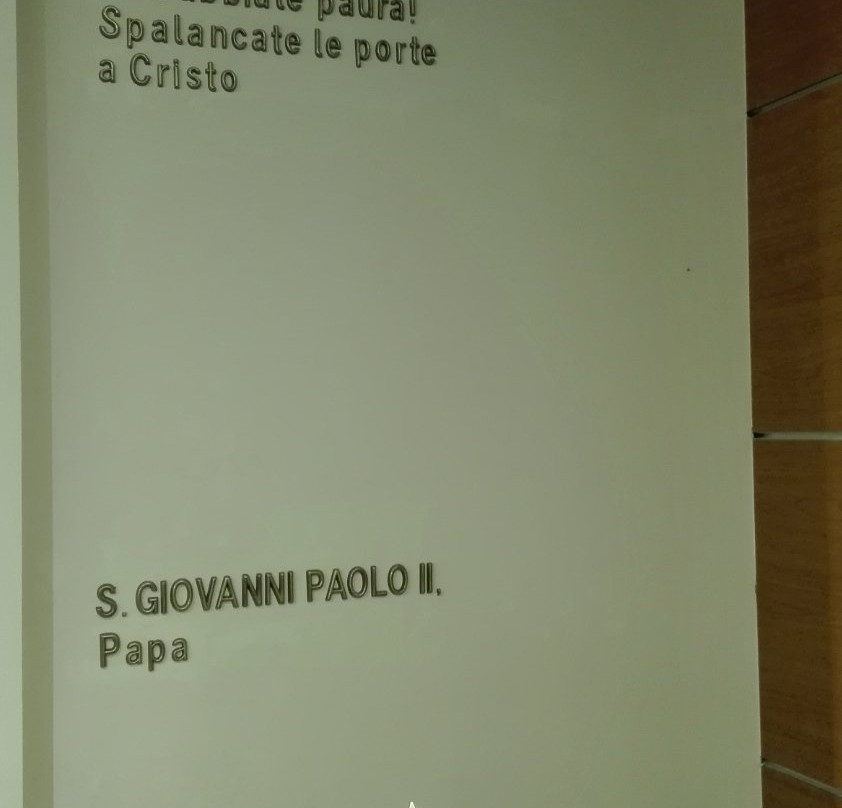 Chiesa Beato Giovanni Paolo II-瓦雷泽必去景点