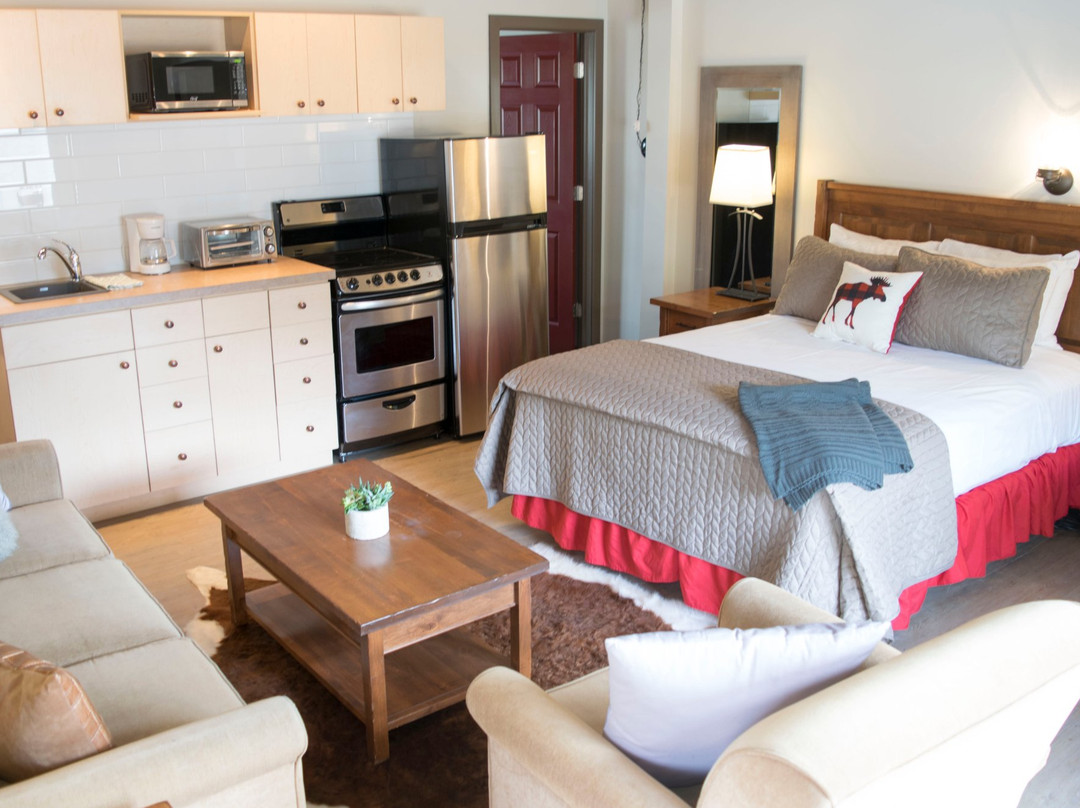 Yamnuska Suites