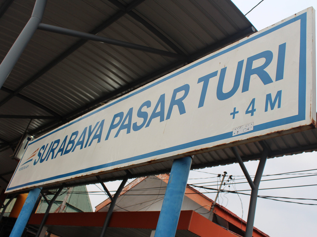 Turi Station Market-泗水必去景点