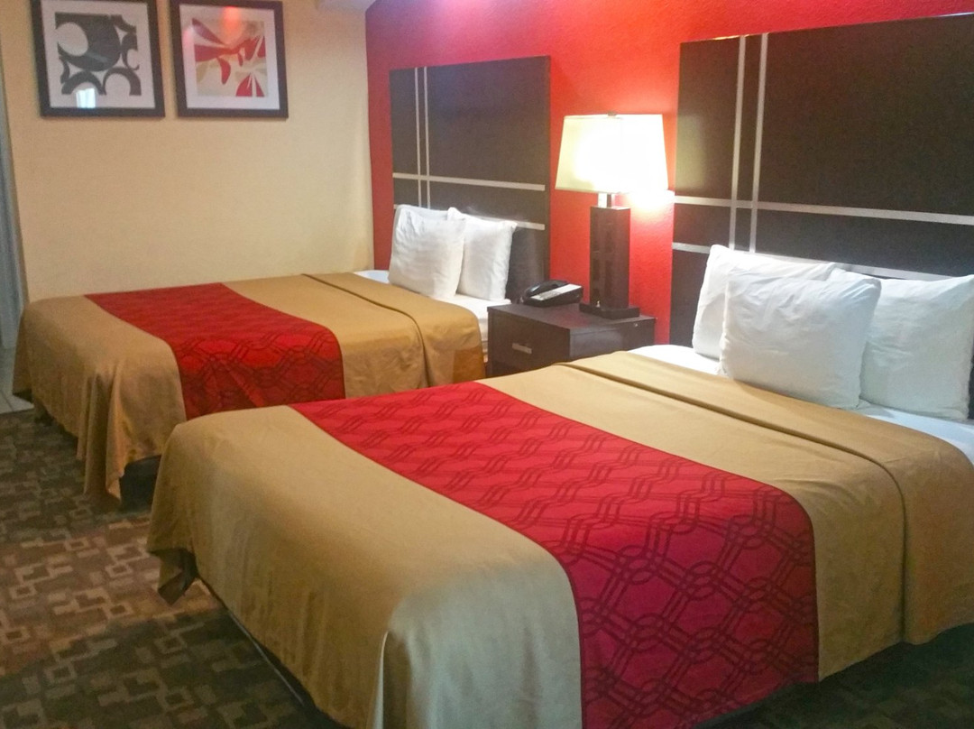 Regency Inn & Suites - Baytown主图