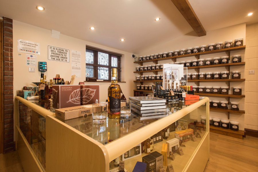 Turmeaus Tobacconist景点图片