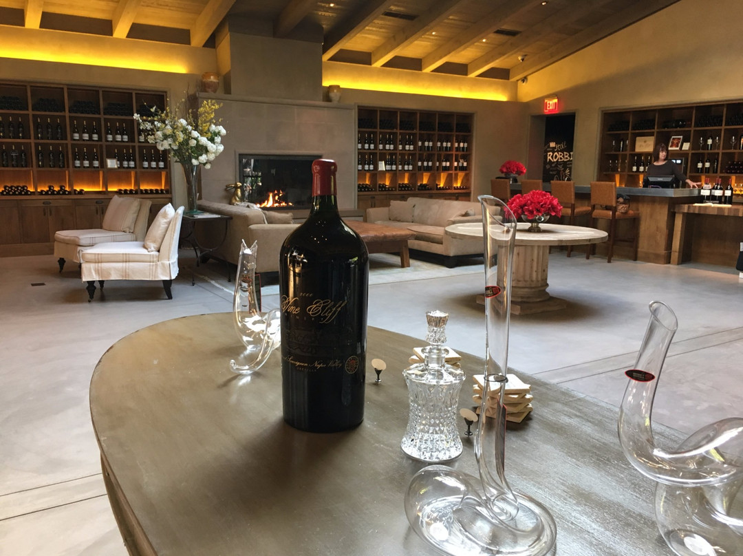 Vine Cliff Winery Tasting Room景点图片