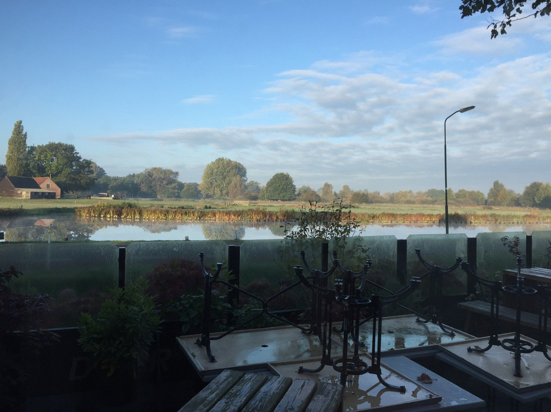 The Riverside Logies & Restaurant