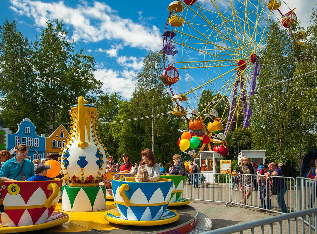 Poteshny Dvor Amusement Park景点图片