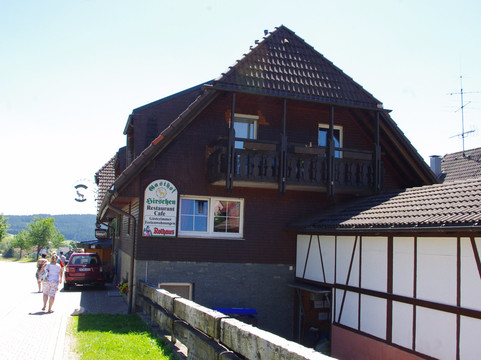 施卢赫湖餐馆和美食-Hotel Restaurant Hirschen