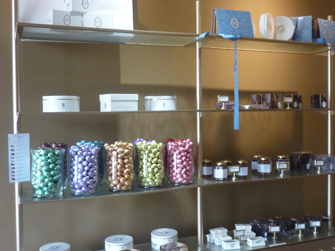 Madame Delluc-Oakwood Village必去景点