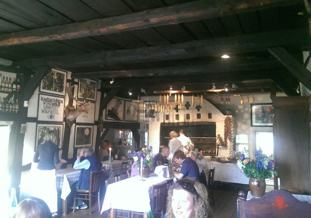 Kuesten餐馆和美食-Das Alte Haus Jameln