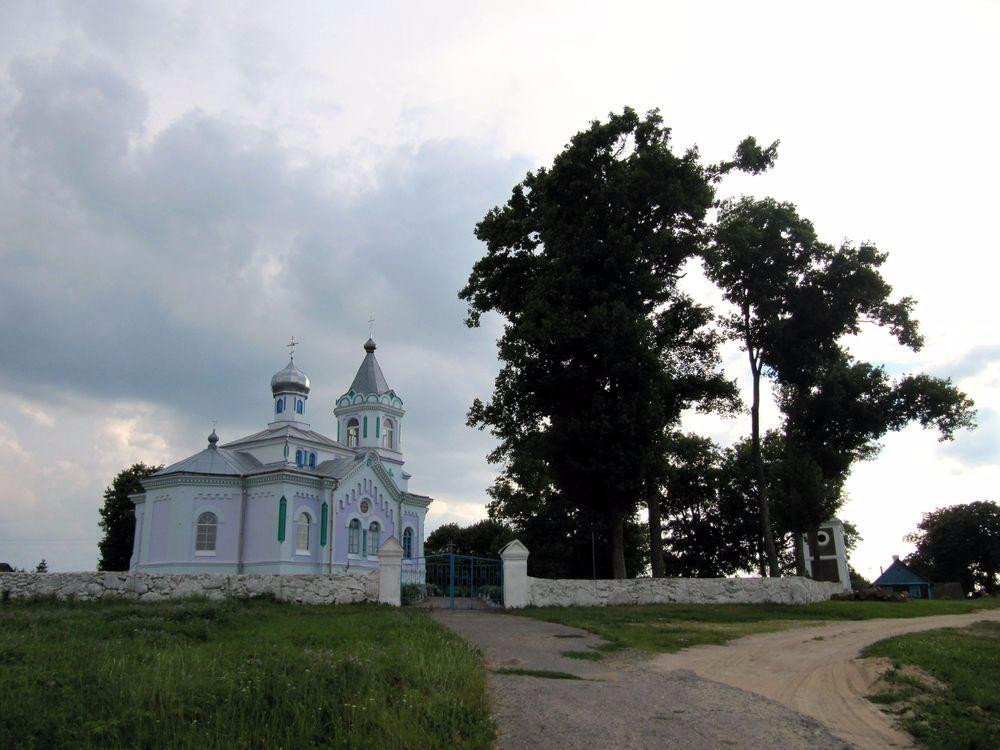 Catholic Cathedral of St. Peter & St. Paul-Rozhanka必去景点