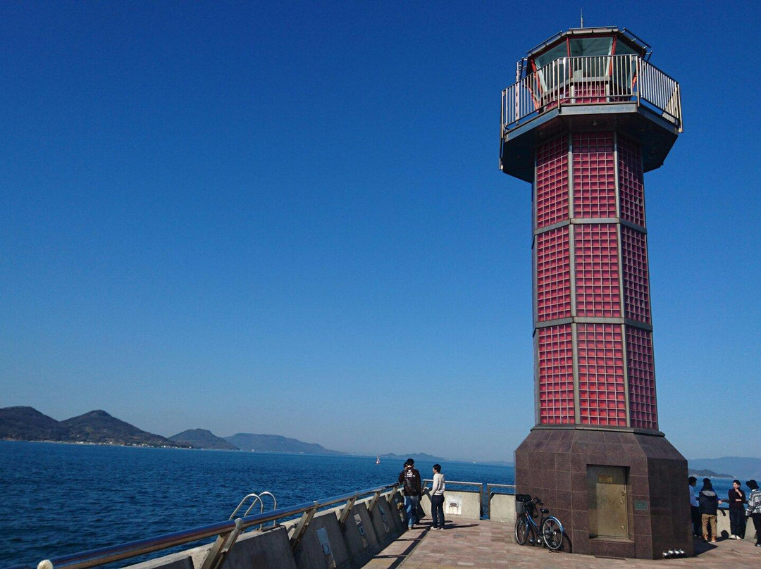 Takamatsu's Red Lighthouse景点图片