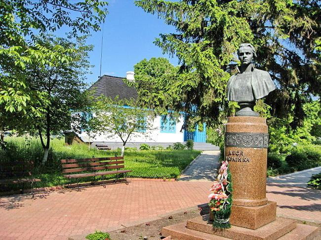Kovel旅游景点-Literary-Memorial Museum-Estate of Lesya Ukrainka