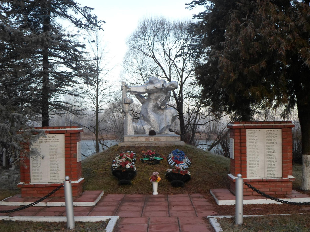 Monument to the Heroes Who Fell in Battles for the Soviet Motherland景点图片