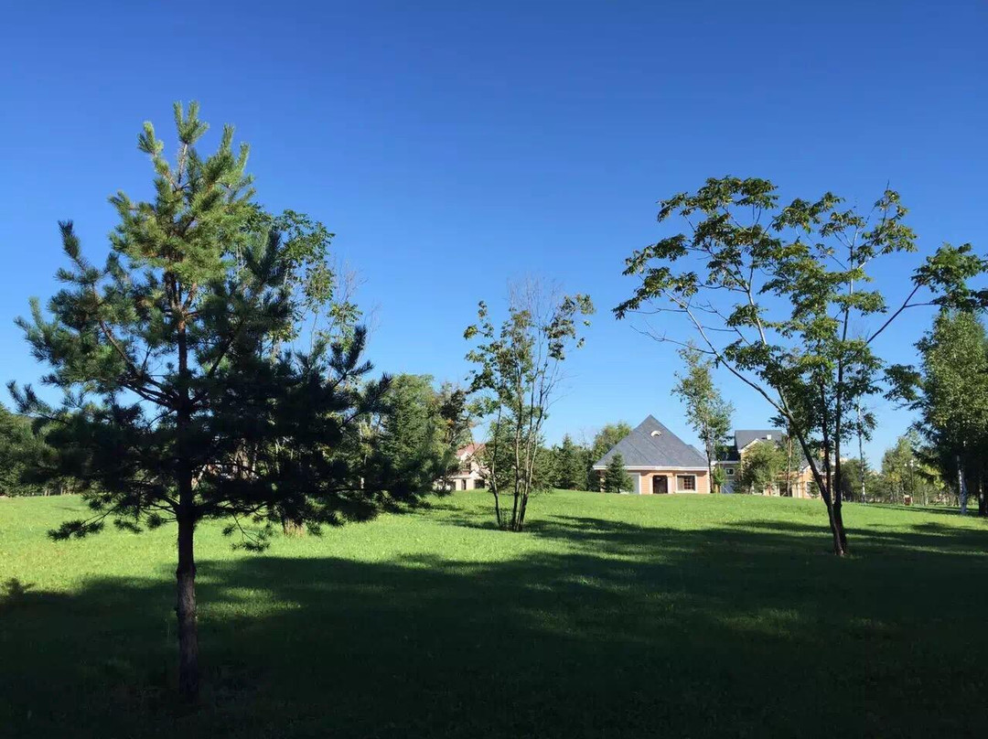 宝宇龙花温泉酒店主图