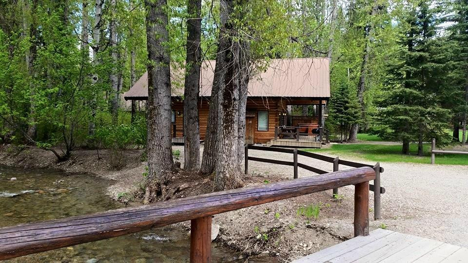 Glacier Wilderness Resort