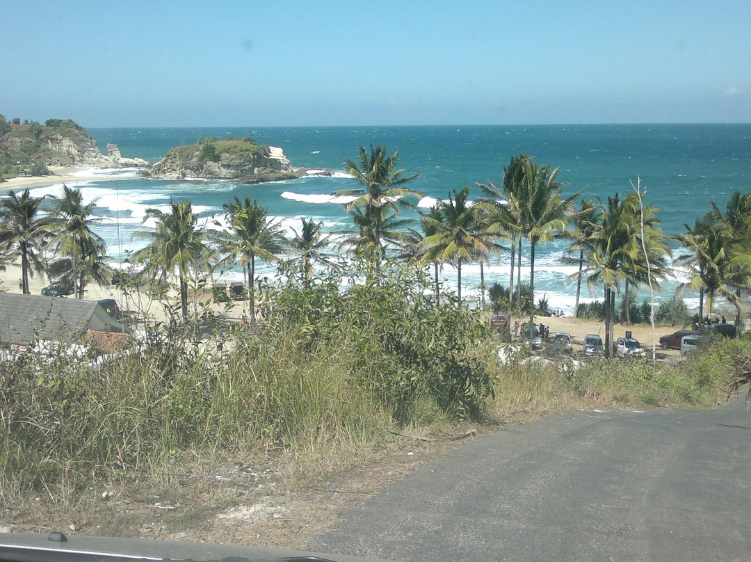 Pantai Klayar景点图片