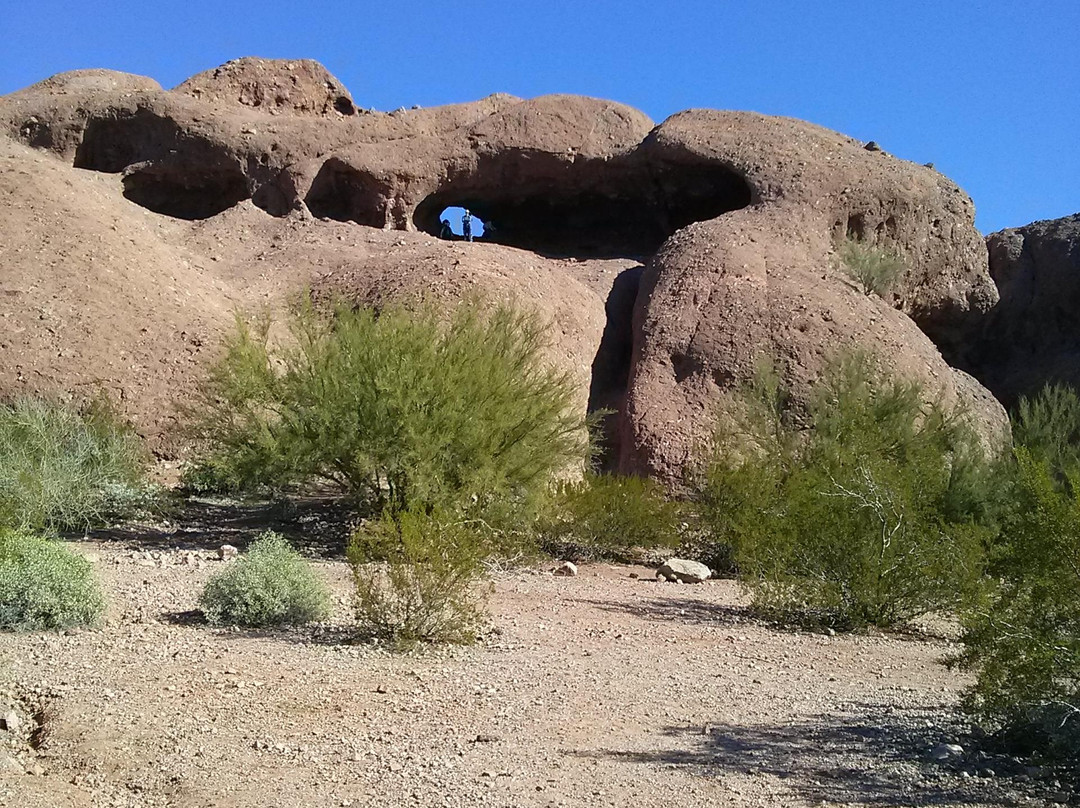 石中洞-凤凰城必去景点