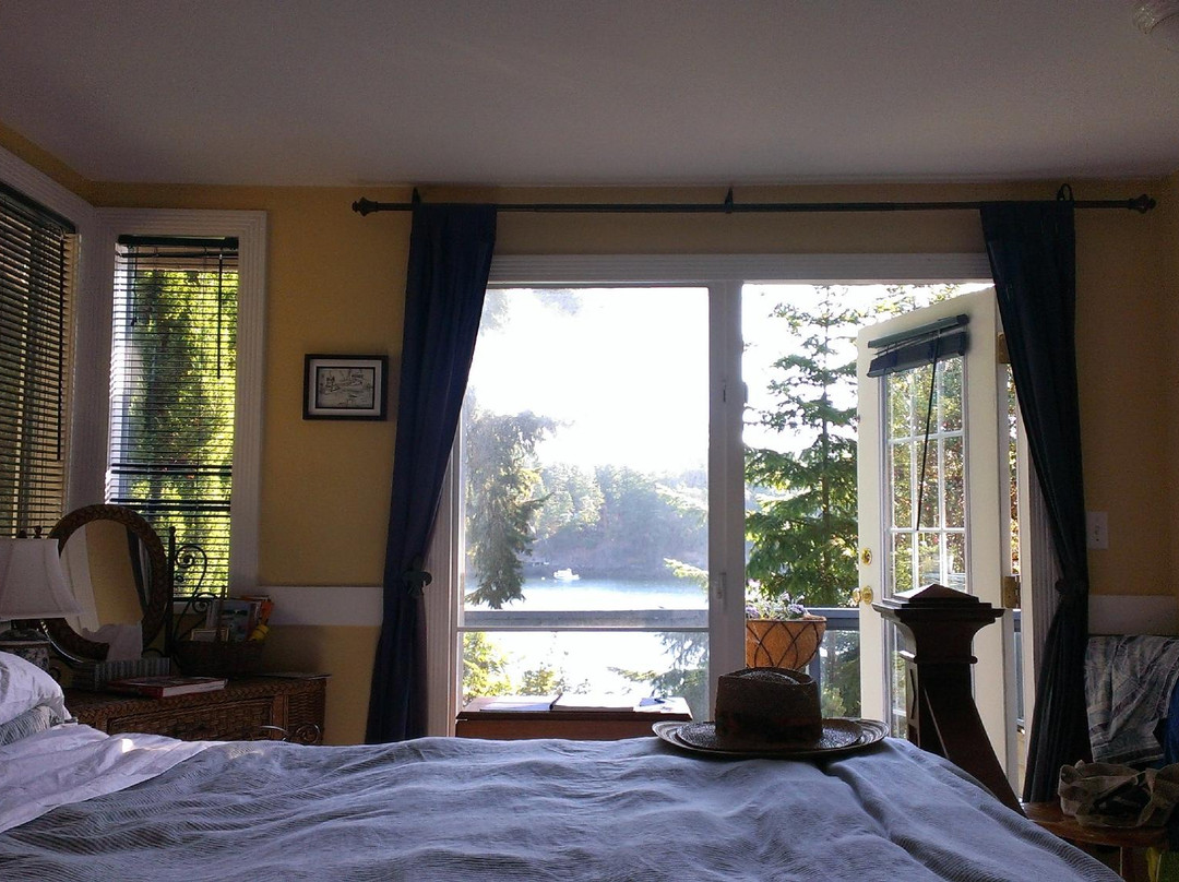 Arbutus Point Oceanfront Bed and Breakfast