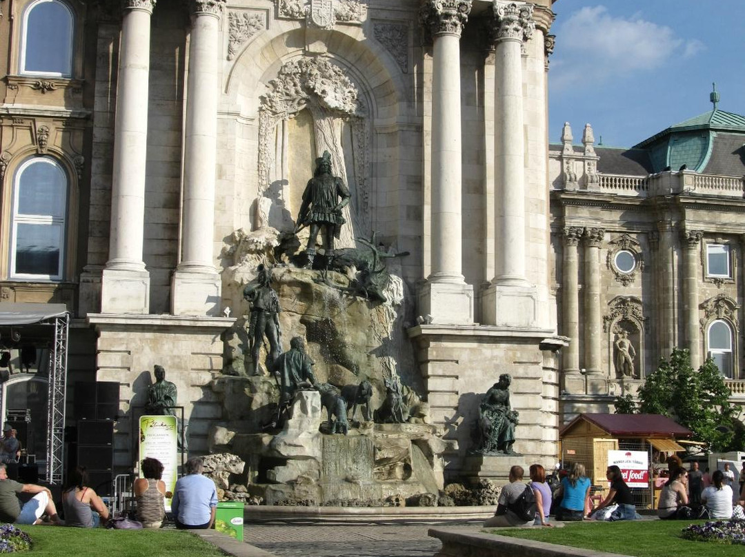 Fountain of King Matthias-布达佩斯必去景点