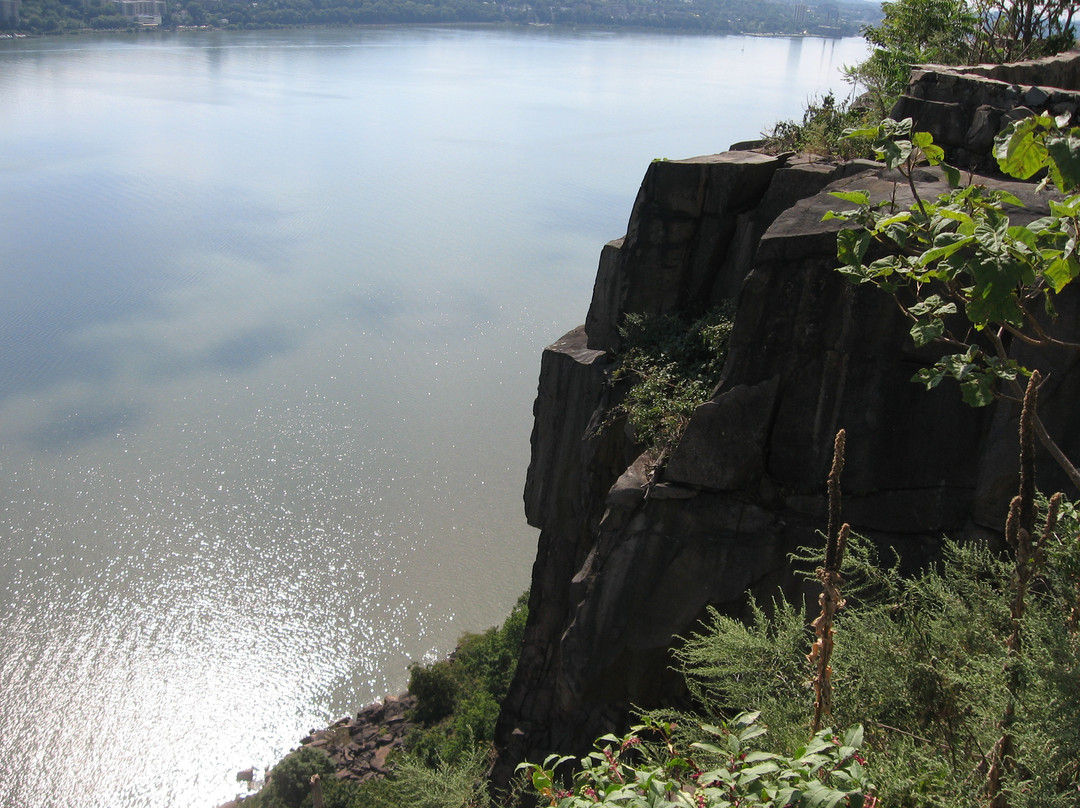 State Line Lookout (Lookout Inn)景点图片