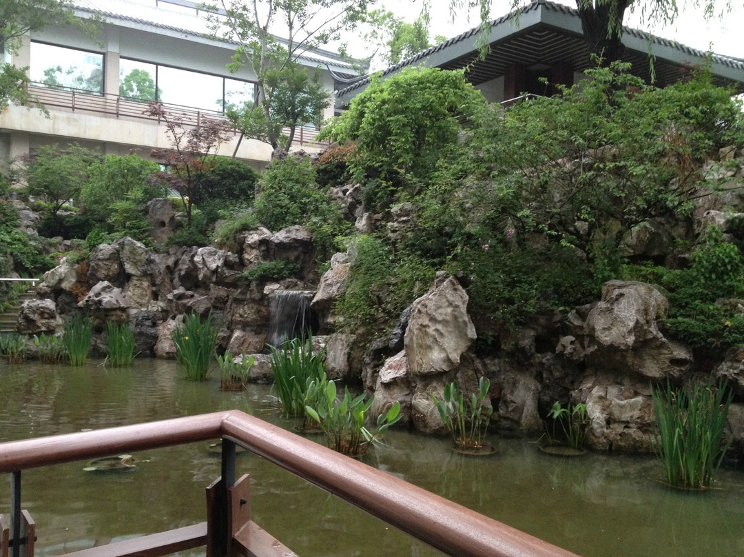 苏州托尼洛兰博基尼书苑酒店主图