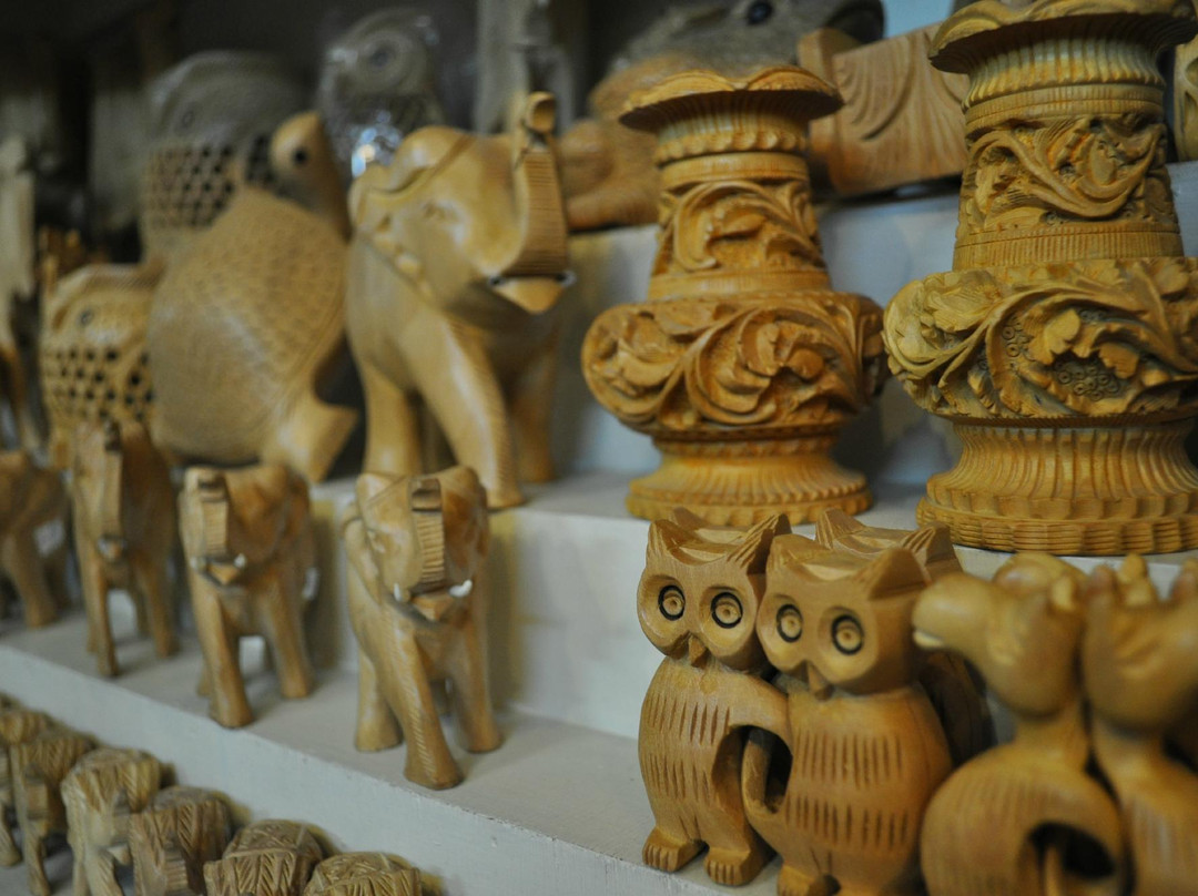 Neelam Handicraft Shop-斋蒲尔必去景点