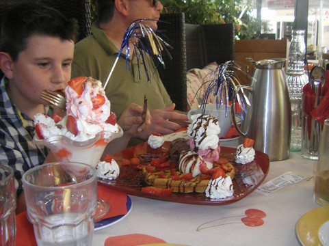 The Red Bicycle主图