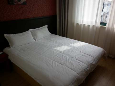 格林豪泰智选酒店(上海国家会展中心嘉怡路地铁站店)主图