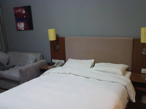 滨海圣光酒店主图