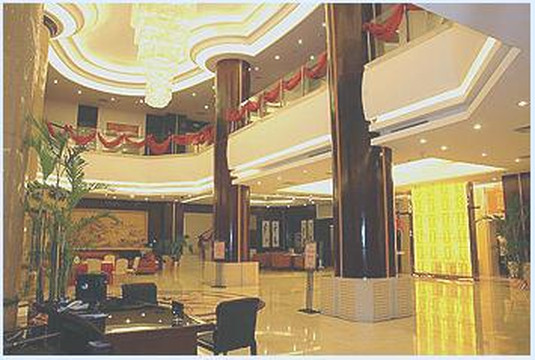 百瑞丽景酒店主图