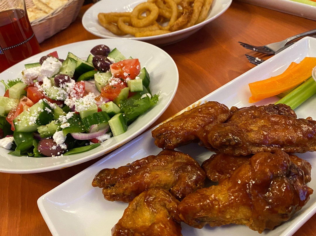 Wings & Strings Eatery主图