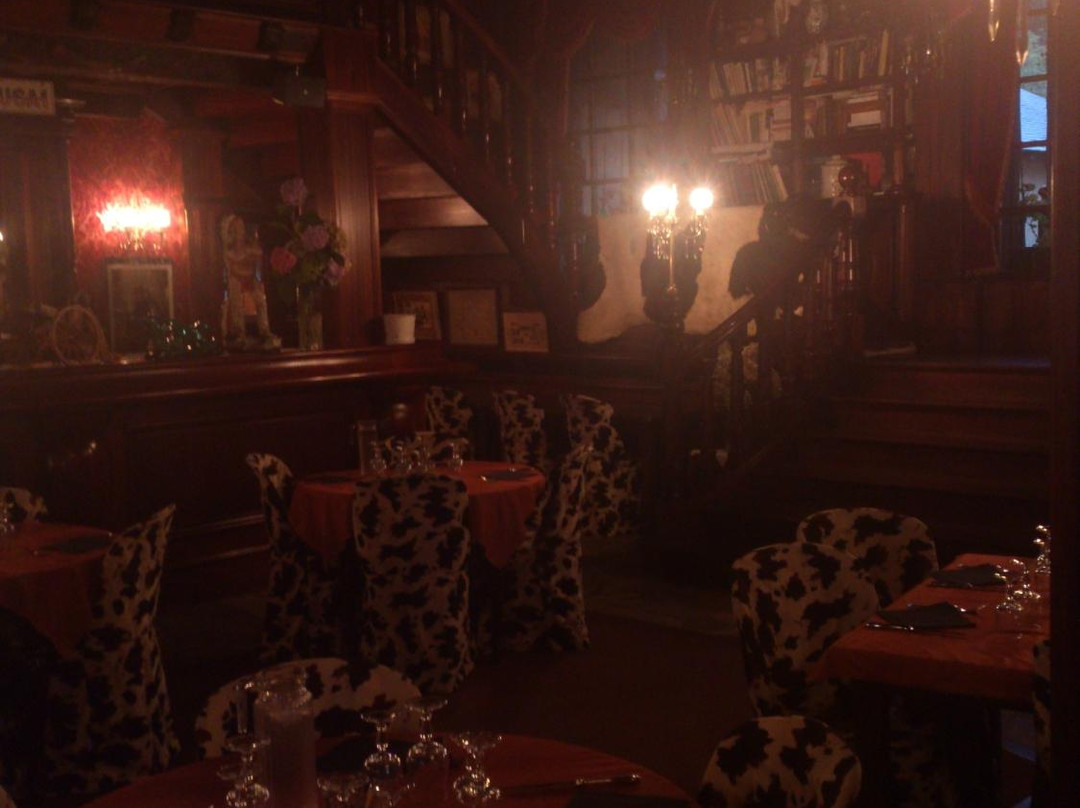 Le Saloon Guest-Ranch