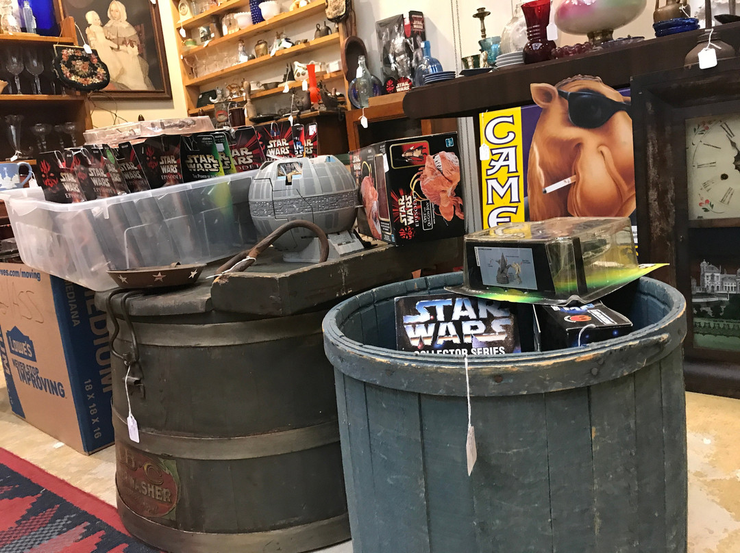 Middleboro Antique Co-op-Middleboro必去景点