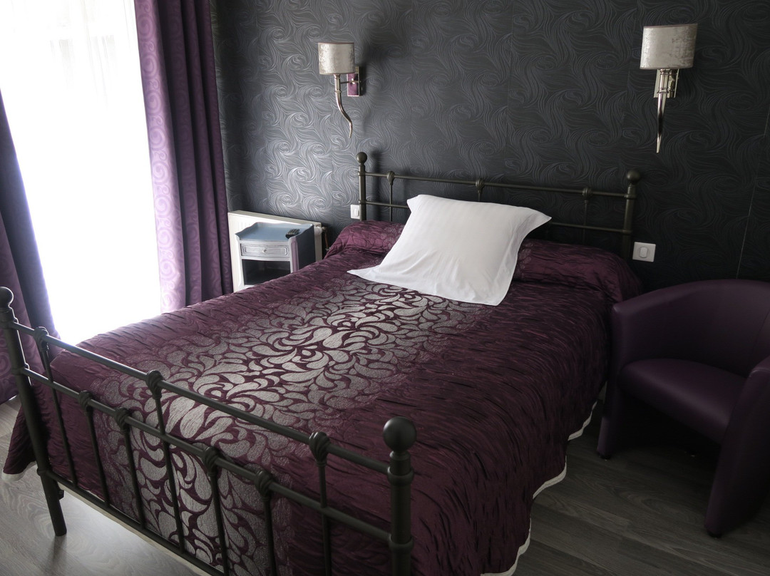 Plaimpied-Givaudins酒店住宿-La Roseraie