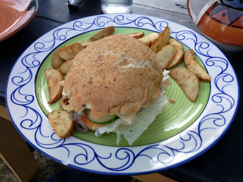 Y Cafe & Restaurant主图