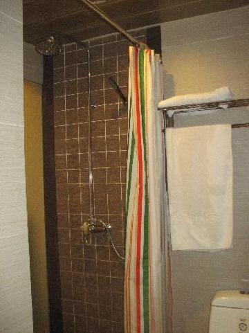 黄山老街苑精品酒店（屯溪老街黎阳in巷店）-浴室