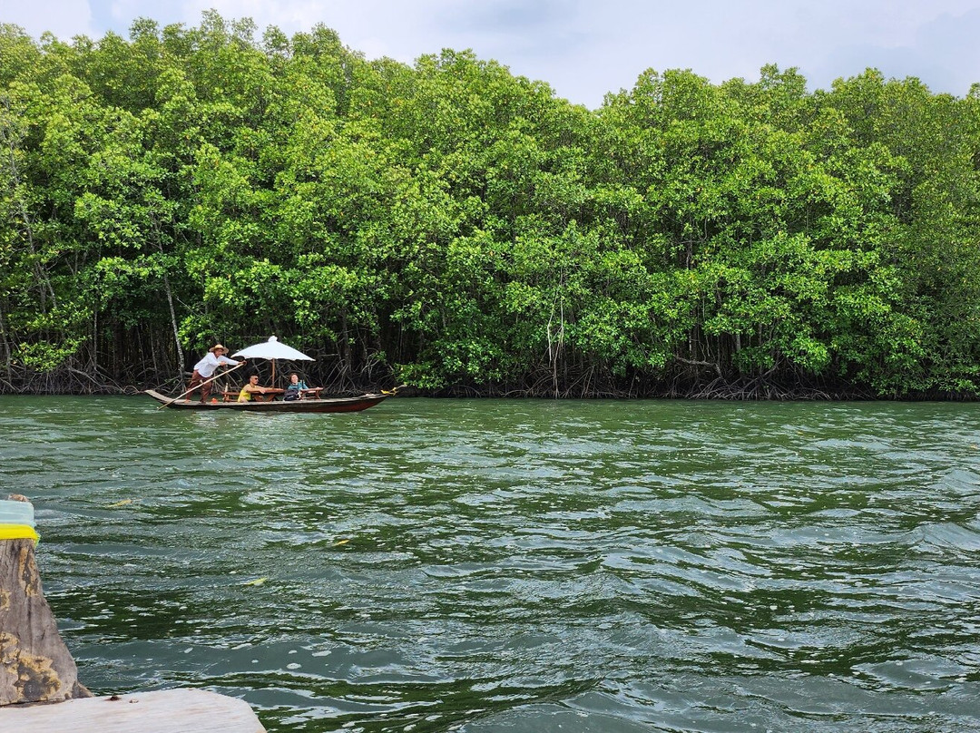 Salak Khok Kayak Station-象岛必去景点