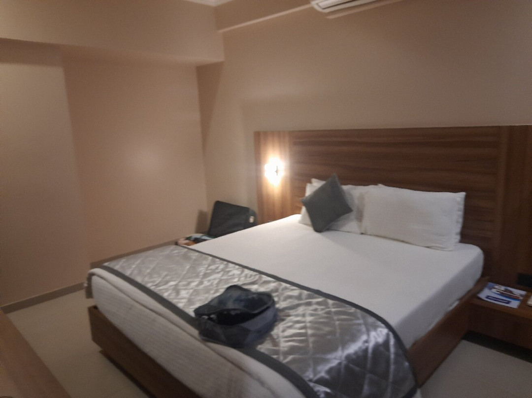 Kyriad Hotel Solapur by OTHPL主图