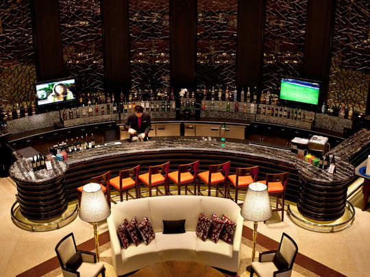 上海齐鲁万怡大酒店主图