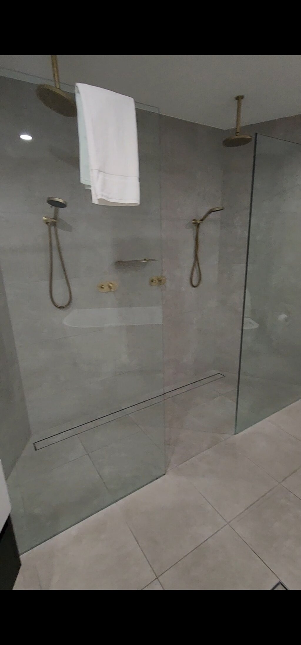 Astina Suites-浴室